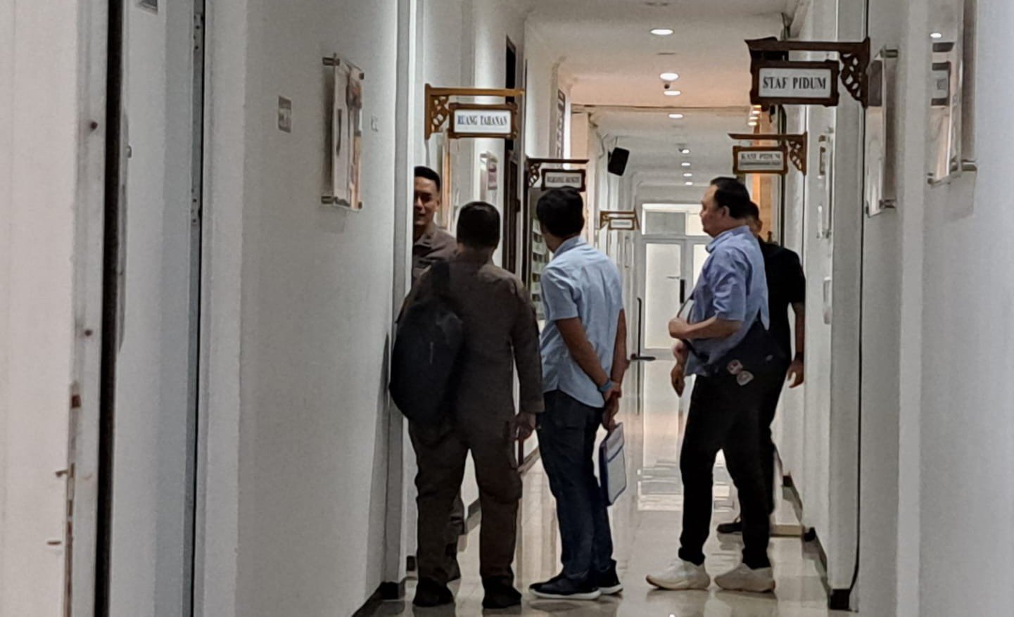 Tim penyidik sedang memeriksa pelimpahan kasus pengedit konten cabul dengan AI, Kamis (8/1/2026). (bae)