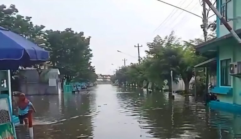 Banjir sempat merendam kawasan Lamicitra, Semaramg, Jumat (9/1/2026).