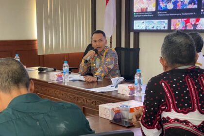 Wali Kota Solo Respati Ardi menerima audiensi Asosiasi Perusahaan Sahabat Anak Indonesia (APSAI) Surakarta di Kantor Dinas Kesehatan, Rabu (14/1/2026).