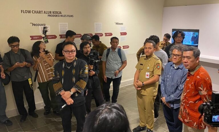 Wali Kota Solo, Respati Ardi menghadiri perayaan 30 tahun Musik Miles Films di Ruang Temporer Galeri Lokananta Surakarta, Senin (26/1/2026).