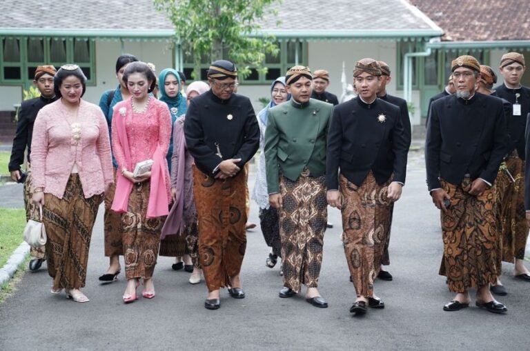 Wali Kota Solo Respati Ardi hadiri momen sakral Tingalan Dalem Jumenengan ke-4 KGPAA Mangkunegara X di Pura Mangkunegaran, Selasa (27/1/2026).