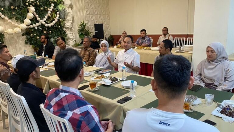 Wali Kota Solo Respati Ardi turun langsung ke kawasan Nonongan, Kamis (29/1/2026) malam, menyerap aspirasi warga.