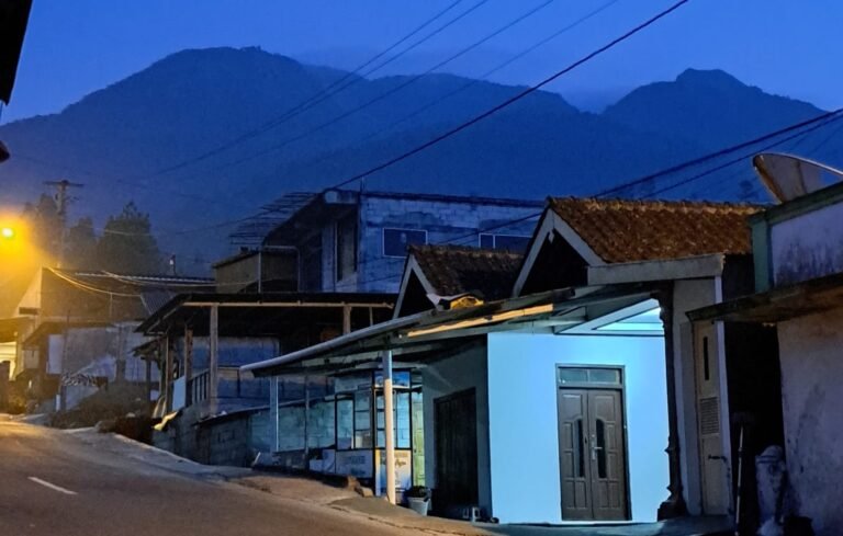 Suasana pedesaan di kaki Gunung Ungaran, Jawa Tengah. (bae)