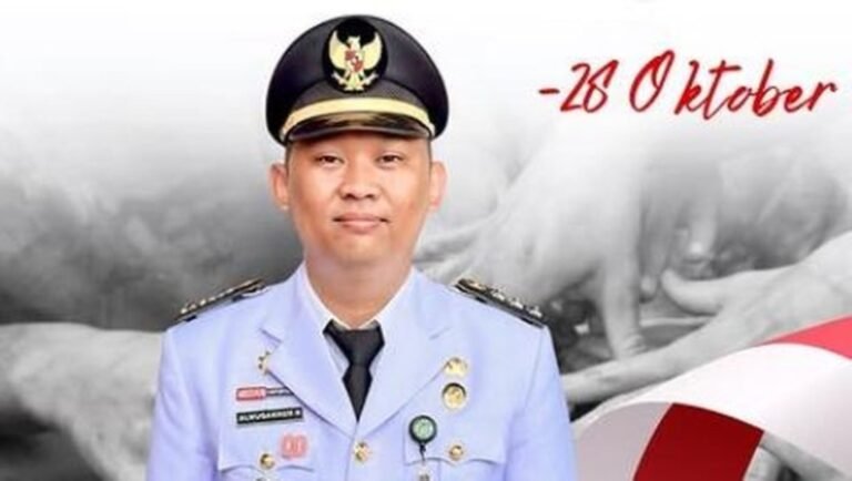 Tampang Eks Camat Medan Maimun Almuqarrom Natapradja yang gunain kartu kredit pemerintah untuk judol hingga ludes Rp1,2 miliar. (Dok. Instagram Kecamatan Medan Maimun)