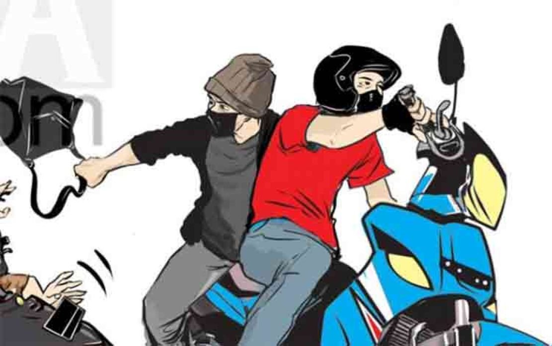 Ilustrasi jambret beraksi dengan mengendarai sepeda motor.