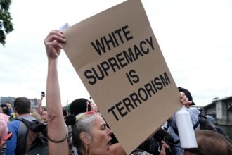 Ilustrasi demonstrasi menolak 'White Supremacy'.