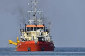 Ilustrasi kapal keruk.