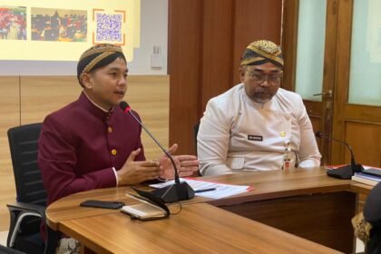 Wali Kota Solo, Respati Ardi, mengaku banyak aduan masuk dari warga terkait menu MBG saat Ramadan yang dinilai tak penuhi standar gizi.