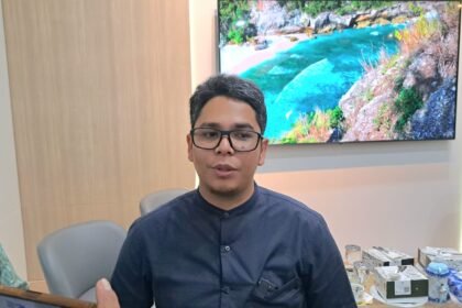 Ketua Tim Percepatan Pembangunan Daerah Jateng, Zulkifli saat menjelaskan kinerja setahun Luthfi-Yasin. (ist)