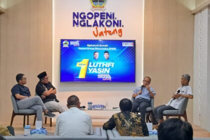 Dialog membahas kinerja satu tahun pertama kepemimpinan Gubernur Jateng, Luthfi-Yasin, Senin (23/2/2026). (bae)
