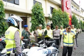 Wakapolrestabes Semarang Kombes Pol. Wiwit Ari Wibisono (paling kanan) saat Apel OKC 2026 di Mapolrestabes Semarang, Senin (2/2/2026). Foto: Dok. Polrestabes Semarang.