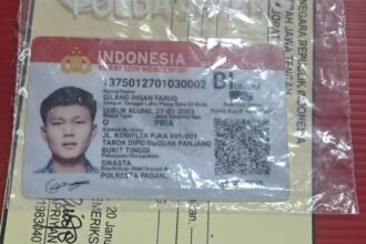 SIM B1 Umum palsu yang dipakai Gilang, sopir Po Cahaya Trans yang lakalantas di Semarang. Foto: Eka Setiawan