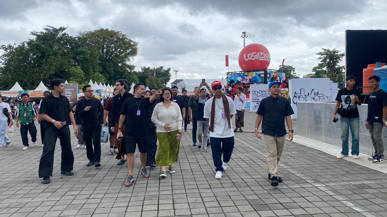 Wali Kota Solo, Respati Ardi, hadiri Localfest yang digelar di Pamedan Mangkunegaran, Surakarta, Minggu (1/2/2026) sore.