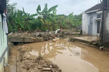 Kondisi talud yang mengelilingi perumahan Rowosari Megah Asri 2, Kelurahan Rowosari, Kecamatan Tembalang, Kota Semarang, yang jebol pada Senin dini hari kemarin.