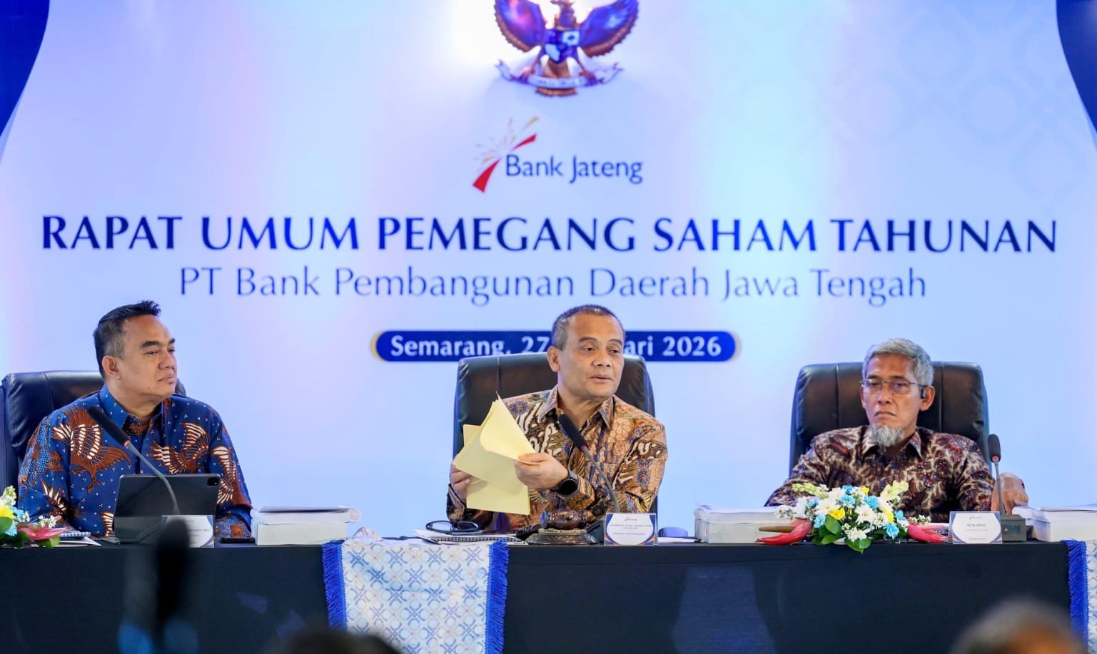 Gubernur Jateng, Ahmad Luthfi (tengah) sedang menghadiri RUPS Bank Jateng, Jumat (27/2/2026). (ist)