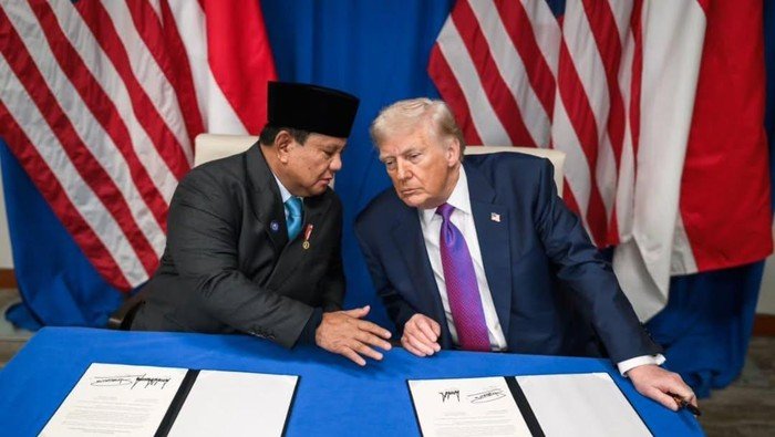 Presiden Prabowo Subianto dan Presiden Donald Trump menandatangani Agreement on Reciprocal Trade (ART) di Washington, D.C, pada Jumat (20/2/2026). (Kemenko Perekonomian)