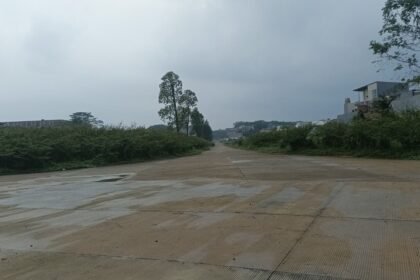 Salah satu lahan di bsb yang dulu penuh dengan pohon sekarang menjadi perumahan selasa (10/3/2026). (dul)