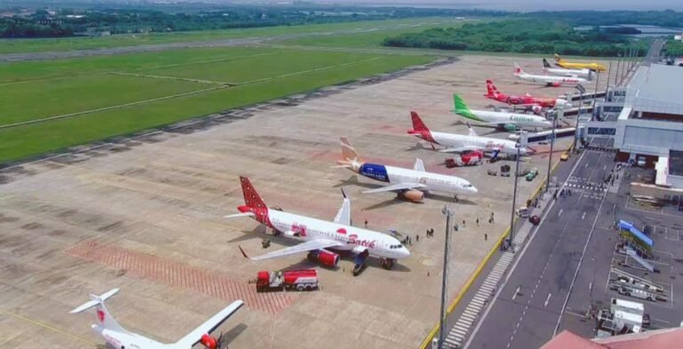 Pesawat berjejer di landasan Bandara Ahmad Yani Semarang. (ist)