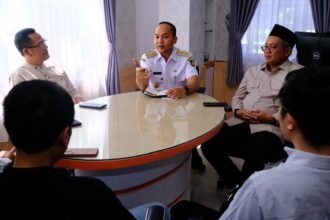 Wali Kota Solo Respati Ardi bertemu perwakilan Kementerian Haji dan Umrah serta Perhimpunan Pengusaha Biro Ibadah Umrah dan Haji Indonesia (Perpuhi) Solo, Rabu (4/3/2026).