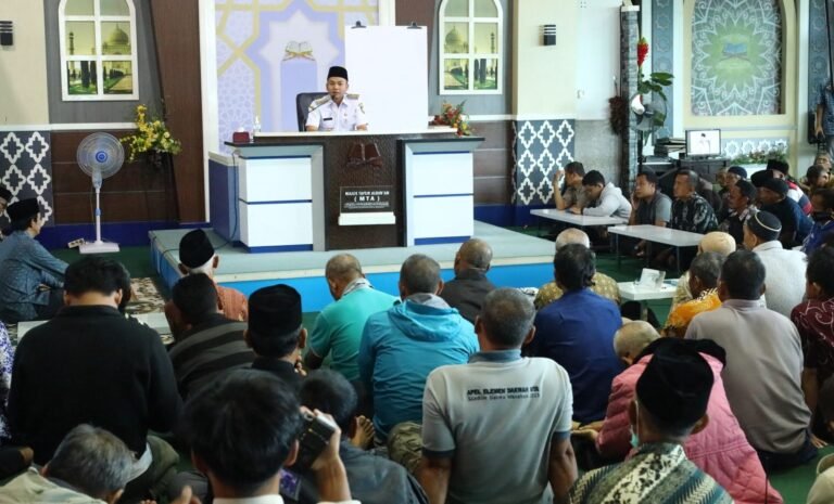 Wali Kota Solo, Respati Ardi, melepas ribuan peserta Nafar Ramadan Periode III Tahun 2026 yang digelar Majelis Tafsir Al-Qur’an (MTA), Rabu (4/3/2026).