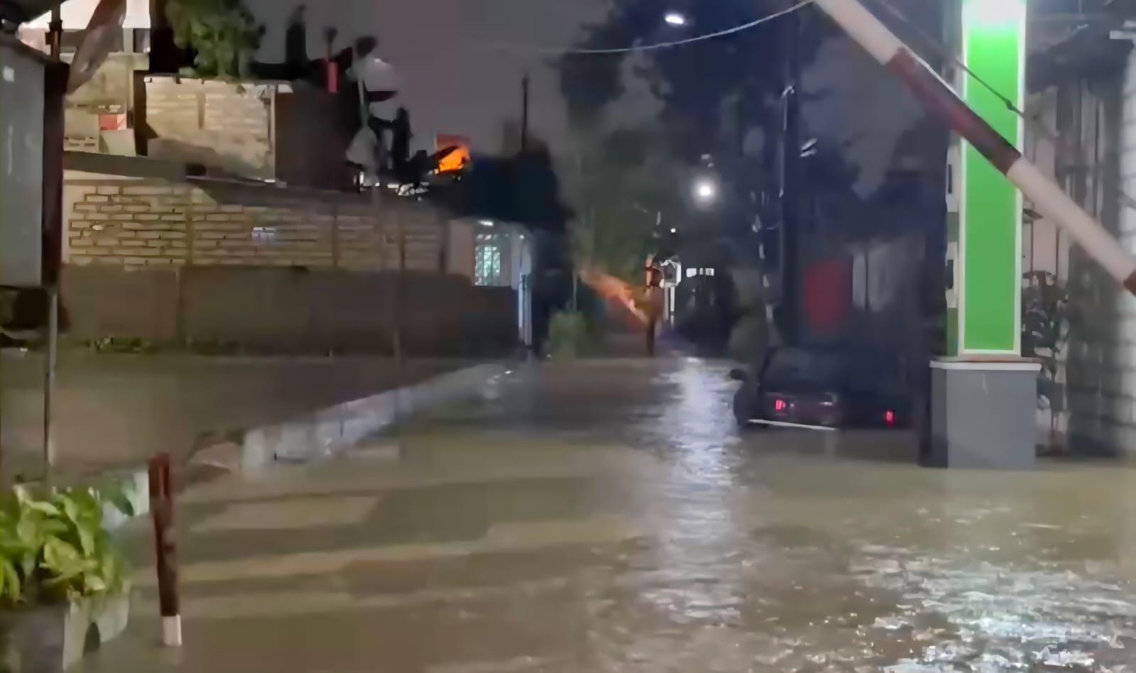 Banjir merendam Kampung Mayangsari, Kalipancur, Semarang, Sabtu (14/3/2026). (ist)