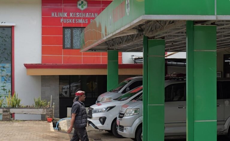 Bupati Temanggung, Agus Gondrong, mengecek kesiapan Puskesmas yang siaga selama 24 jam.