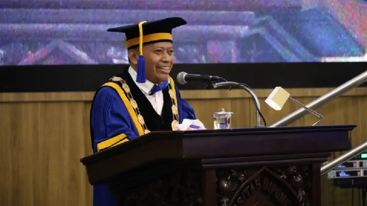 Rektor Universitas Diponegoro (Undip) Prof. Dr. Suharnomo. (ist)