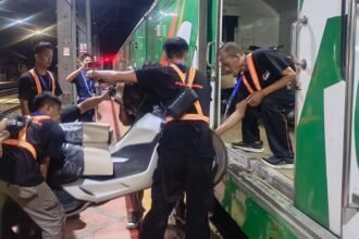 Motor milik pemudik diangkut dengan kereta Daop 4 Semarang. (ist)