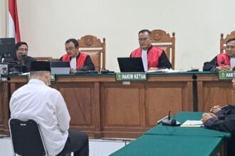 Chiko Radityatama Agung Putra menunduk saat dengar putusan kasus pidananya di PN Semarang, Kamis (5/3/2026). (bae)