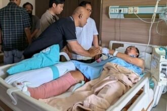 Utusan bos rokok HS Muhammad Suryo menjenguk pengendara Jupiter MX yang terlibat kecelakaan di Kulon Progo, Selasa (3/3/2026).