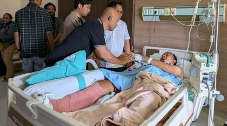 Utusan bos rokok HS Muhammad Suryo menjenguk pengendara Jupiter MX yang terlibat kecelakaan di Kulon Progo, Selasa (3/3/2026).