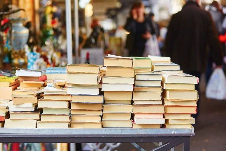 Ilustrasi book fair atau baza buku.