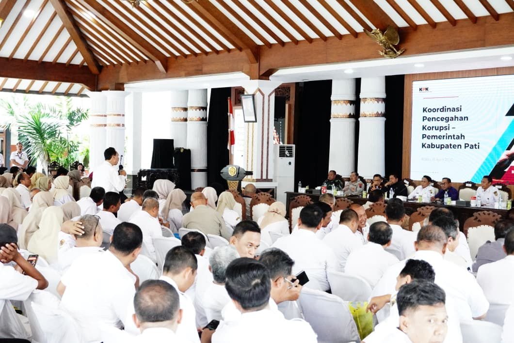 Pejabat di lingkungan Pemkab Pati mengikuti sosialisasi pemberantasan korupsi yang digelar Komisi Pemberantasan Korupsi (KPK), Jumat (17/4/2026).