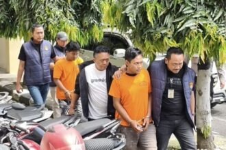 Dua begal sadis yang beraksi di Jl. Halmahera, Semarang, diringkus polisi.