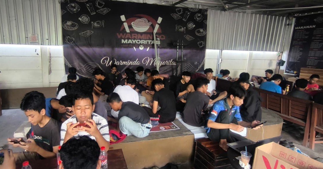 Turnamen FF, Event Clash Squad 4v4, yang digelar di Warmindo Mayoritas, Semarang, diserbu ratusan peserta.