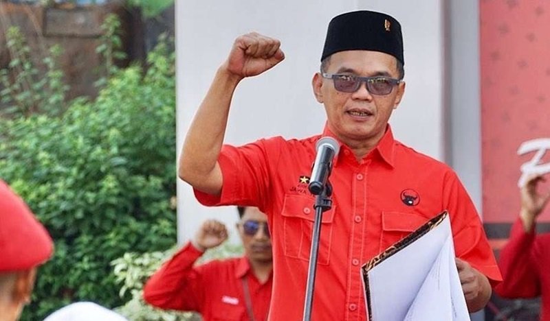 SEKRETARIS DPD - Sekretaris DPD PDIP Jateng, Sumanto.