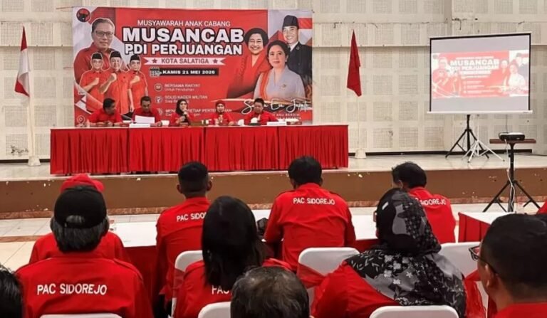 MUSANCAB PDIP SALATIGA - PDIP Salatiga menggelar Musyawarah Anak Cabang (Musancab) di Gedung di Gedung Korpri, Kamis (21/5/2026) malam.