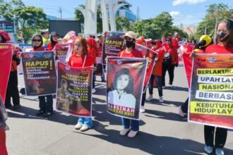 Aksi buruh pada peringatan May Day di Semarang, Jumat (1/5/2026). (dul)