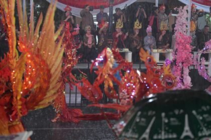 SNC 2026 DIBATALKAN - Wali Kota Semarang Agustina Wilujeng akhirnya membatalkan gelaran Semarang Night Carnival (SNC) 2026, setelah lokasi diguyur hujan deras dan menimbulkan genangan, Sabtu (2/5/2026). (dul)