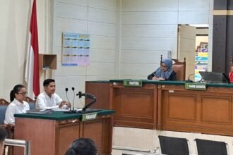 Bella Puspita Sari didampingi penasihat hukumnya menjalani sidang pemeriksaan PK di PN Semarang, Senin (4/5/2026). (bae)