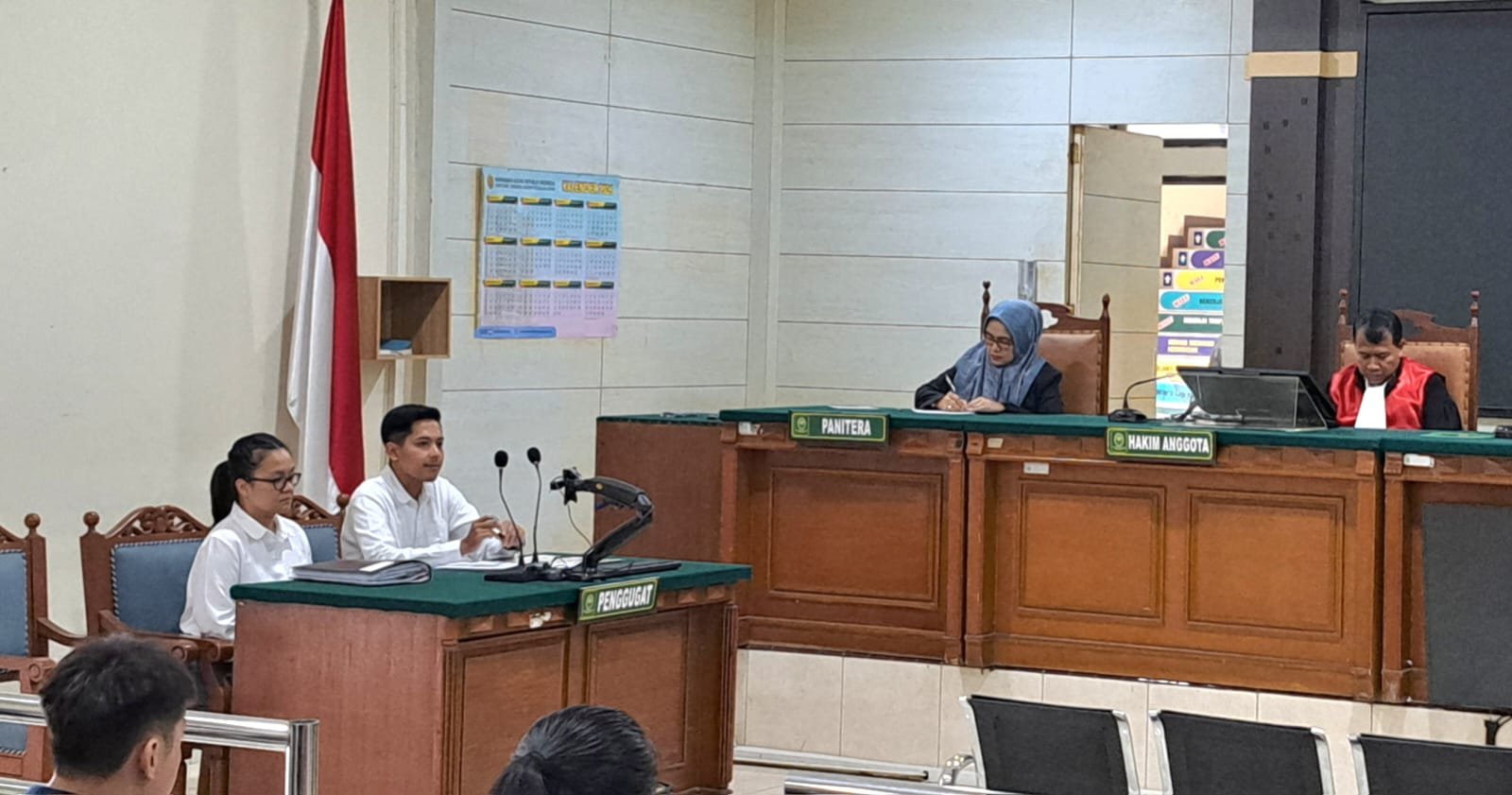 Bella Puspita Sari didampingi penasihat hukumnya menjalani sidang pemeriksaan PK di PN Semarang, Senin (4/5/2026). (bae)