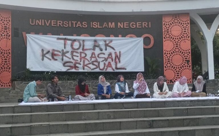 DIALOG PUBLIK - Civitas akademika UIN Walisongo Semarang menggelar dialog publik terkait maraknya aksi kekerasan seksual di lingkungan kampus setempat, Senin (11/5/2026). (dul)