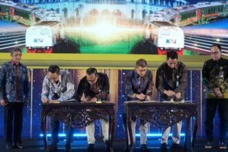 TEKEN KERJA SAMA--Prosesi penandatanganan oleh Kadaop 4 Semarang dan Kadaop lain dalam rangka pengamanan aset, Selasa (12/5/2206). (ist)