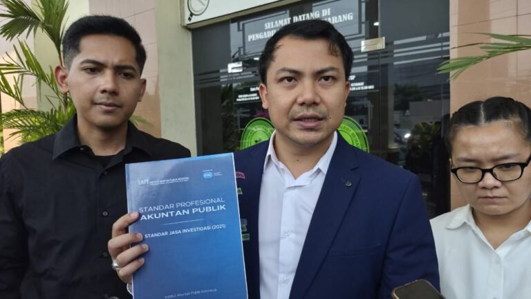 KRITIK AUDIT--Kuasa hukum Bella Purpita Sari mengkritik hasil audit yang memenjarakan kliennya, Rabu (13/5/2026). (ist)