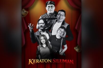 BINTANG TAMU--Poster pertunjukan teater berjudul "Keraton Siluman" menampilkan Jarwo Kwat hingga Denny Candra sebagai pemain. (ist)