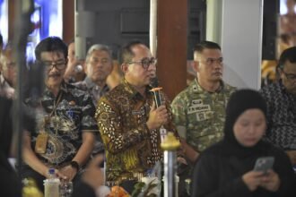 TANGANI BANJIR--Wakil Wali Kota Semarang, Iswar Aminuddin menyampaikan strategi tangani banjir rob saat Rembug Pembangunan Jateng di Pendopo Kabupaten Grobogan, Jumat (29/5/2026). (bae)