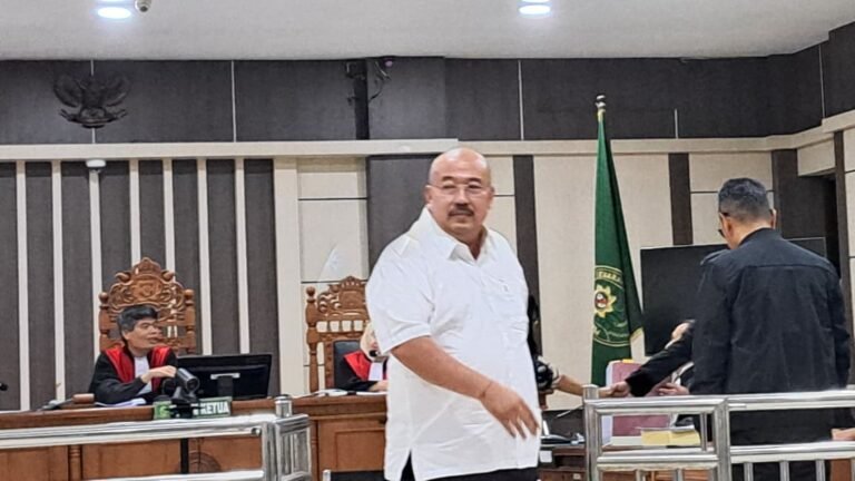 SAKSI SIDANG--Kontraktor Tan Yudi S (pelontos) bersaksi soal pembangunan kos milik eks Pangdam, di sidang Tipikor, Rabu (17/6/2026). (bae)