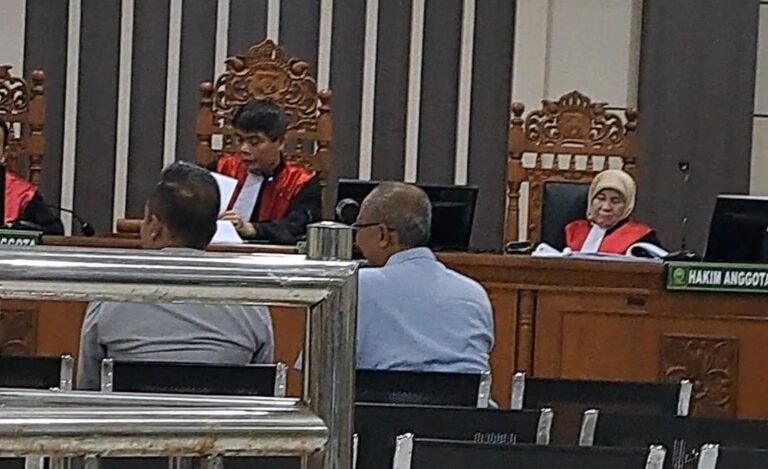 SAKSI SIDANG--Dua pengurus Tim Kampanye Prabowo-Gibran bersaksi di sidang pencucian uang hasil korupsi dengan terdakwa Gus Yazid, Rabu (10/6/2026). (bae)