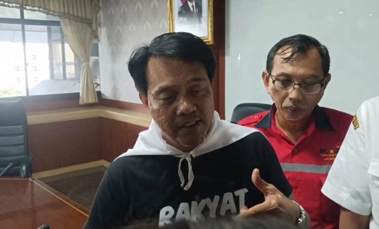 SAMPAIKAN KETERANGAN - Koordinator ARPI, Dani Eko Wiyono. memberi keterangan kepada wartawan, Rabu (24/6/2026).