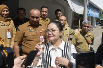 BERI PENJELASAN - Wali Kota Semarang Agustina Wilujeng memberi penjalasan kepada wartawan. (ist)
